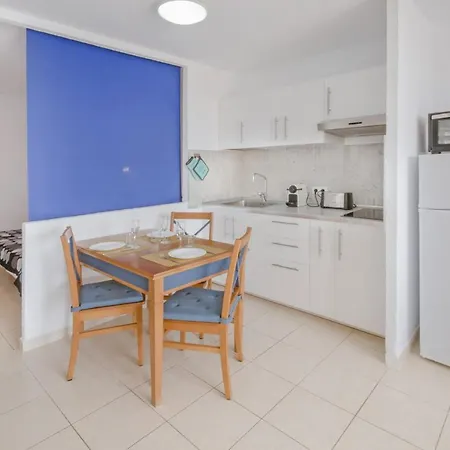 Terrazza E Vista Sull'oceano, Wi-fi, Piano 3, Piscina Sullo Stesso Piano, Aria Condizionata شقة